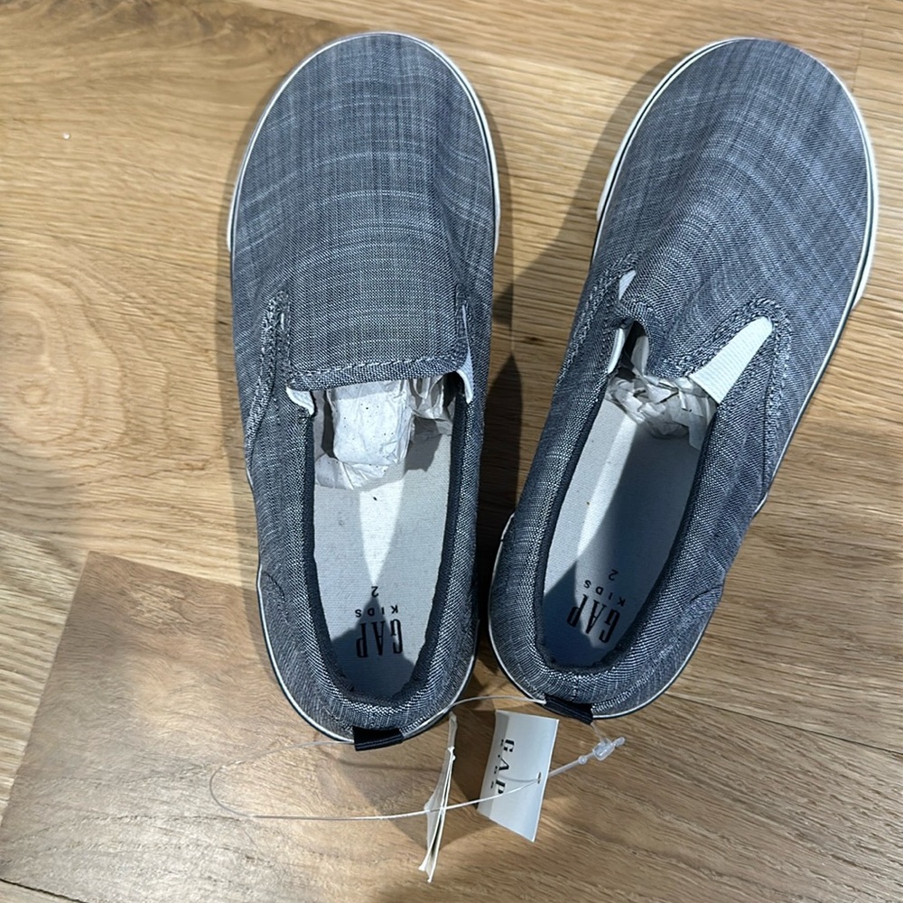 NWT Gap Kids Denim Slip on Loafer Size 2
